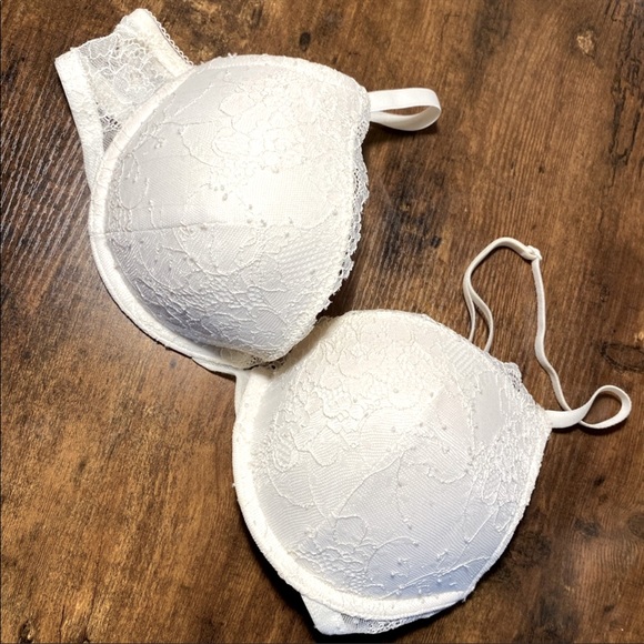 NWOT Victoria Secret 34C Bra - Picture 4 of 8